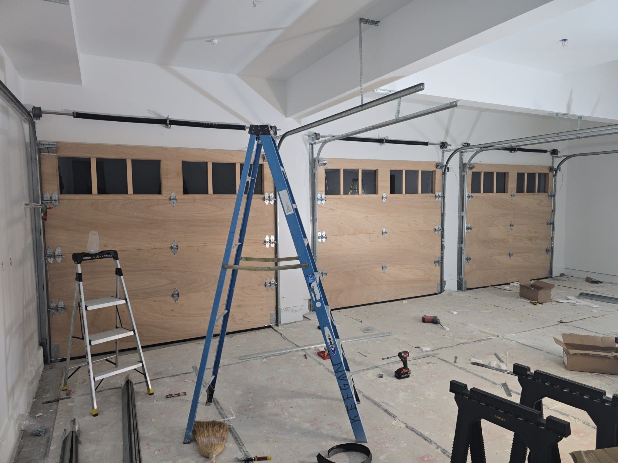 Garage door repair service in Pompano Beach